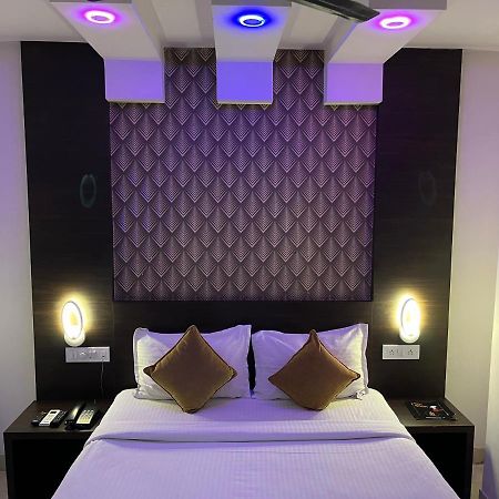The Porch Inn Hotel/Service Apartments Бангалор Екстериор снимка