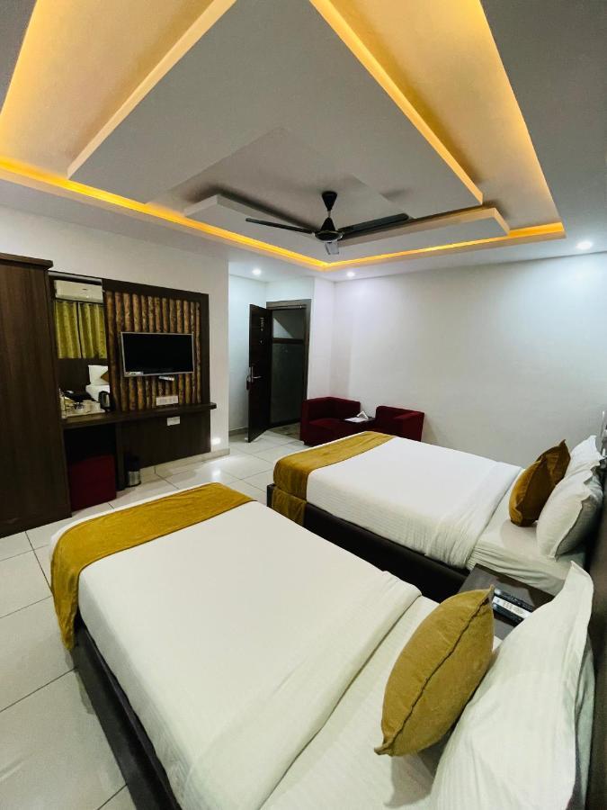 The Porch Inn Hotel/Service Apartments Бангалор Екстериор снимка