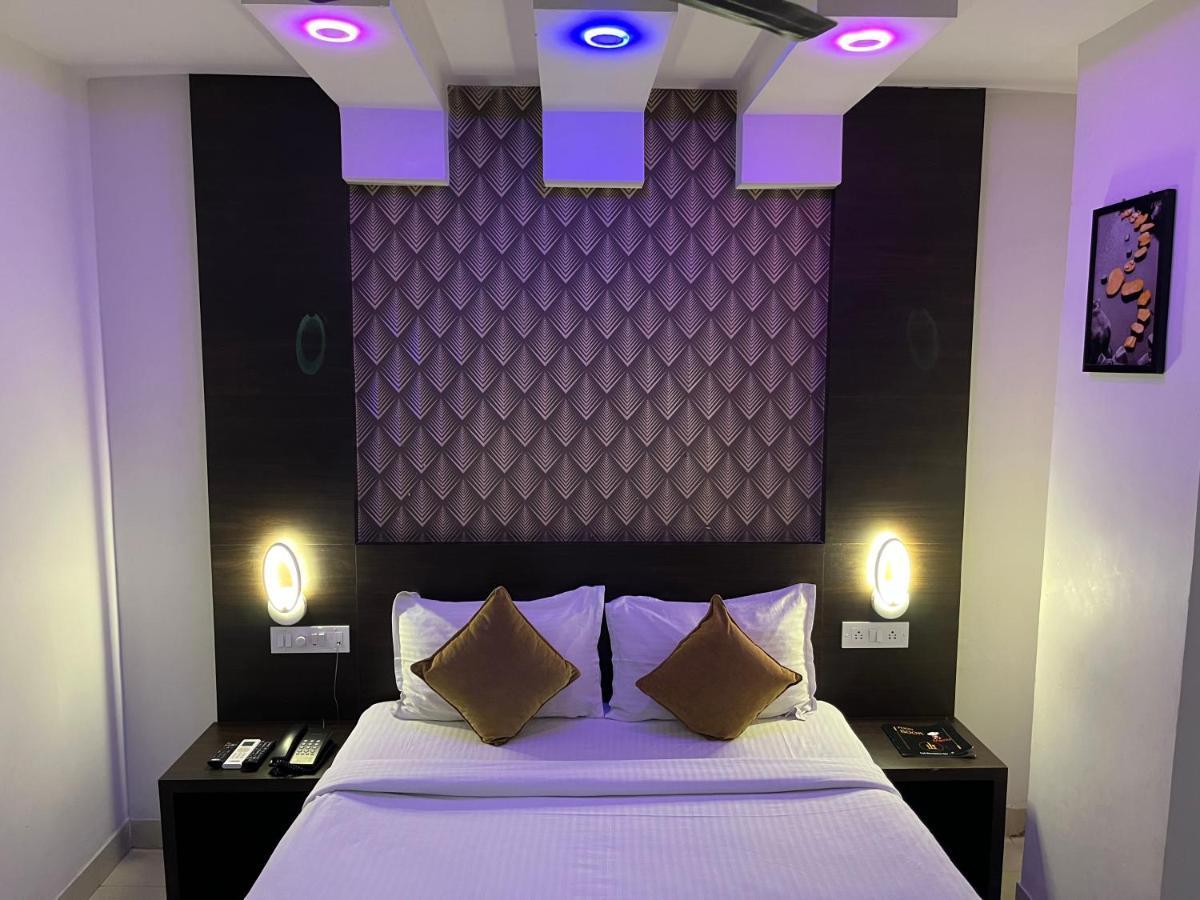The Porch Inn Hotel/Service Apartments Бангалор Екстериор снимка