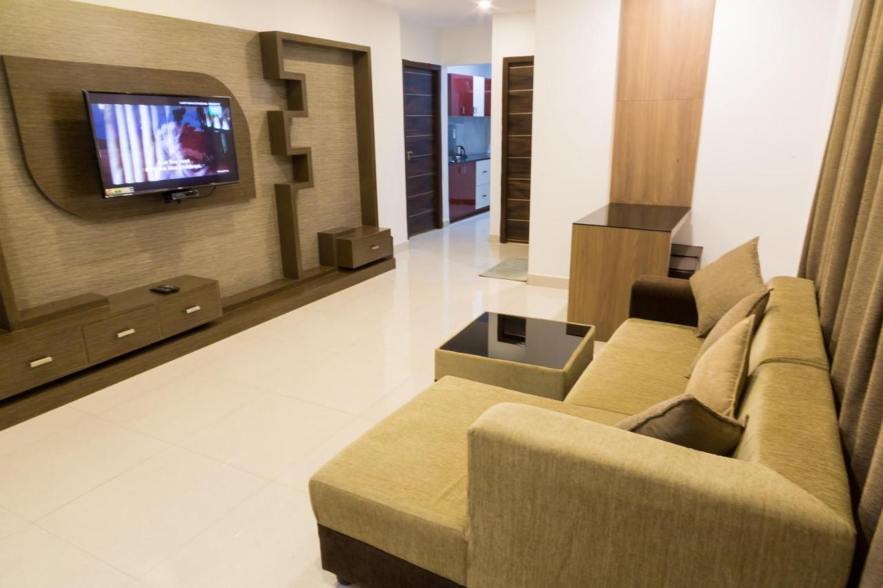The Porch Inn Hotel/Service Apartments Бангалор Екстериор снимка