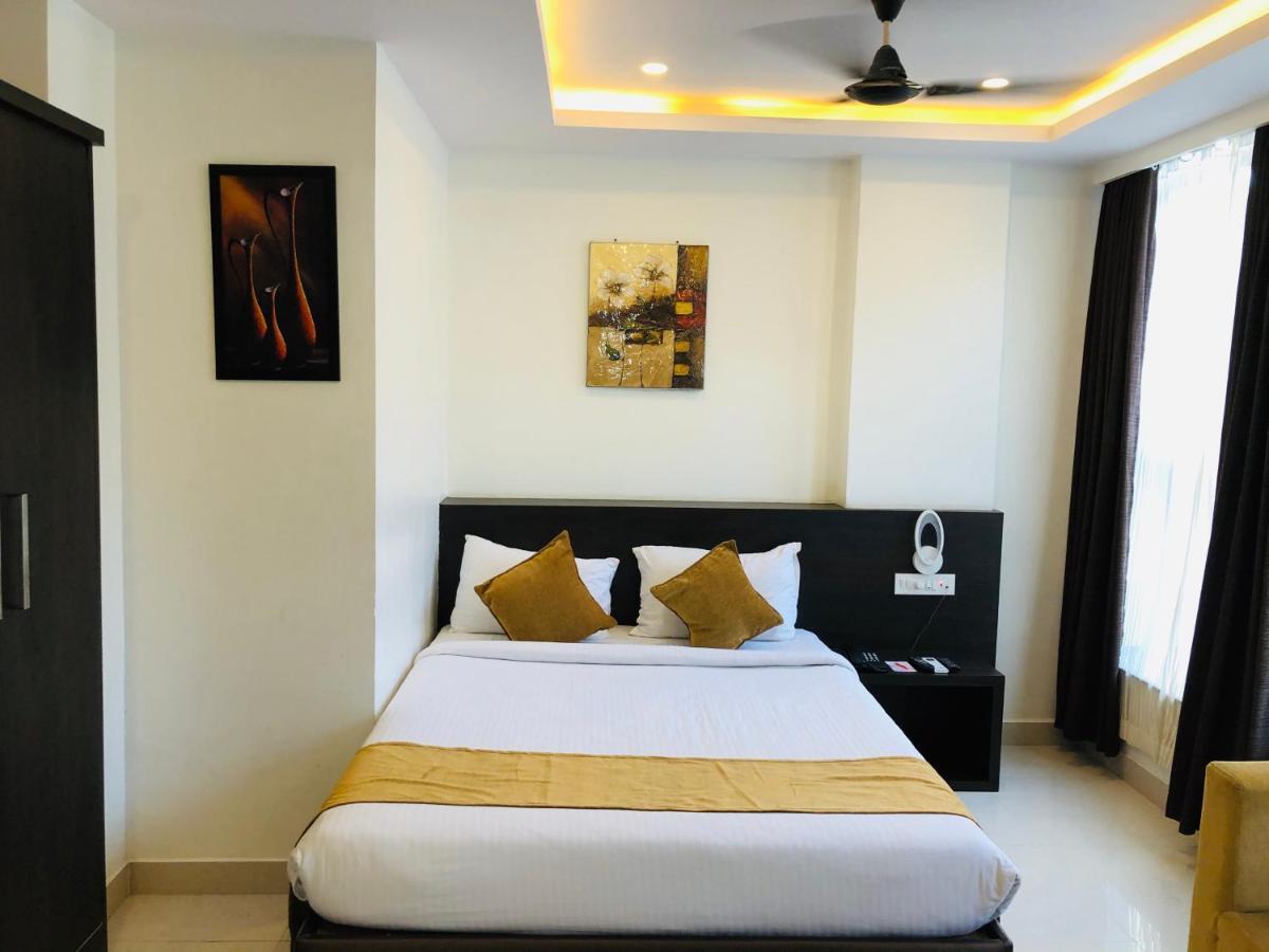 The Porch Inn Hotel/Service Apartments Бангалор Екстериор снимка